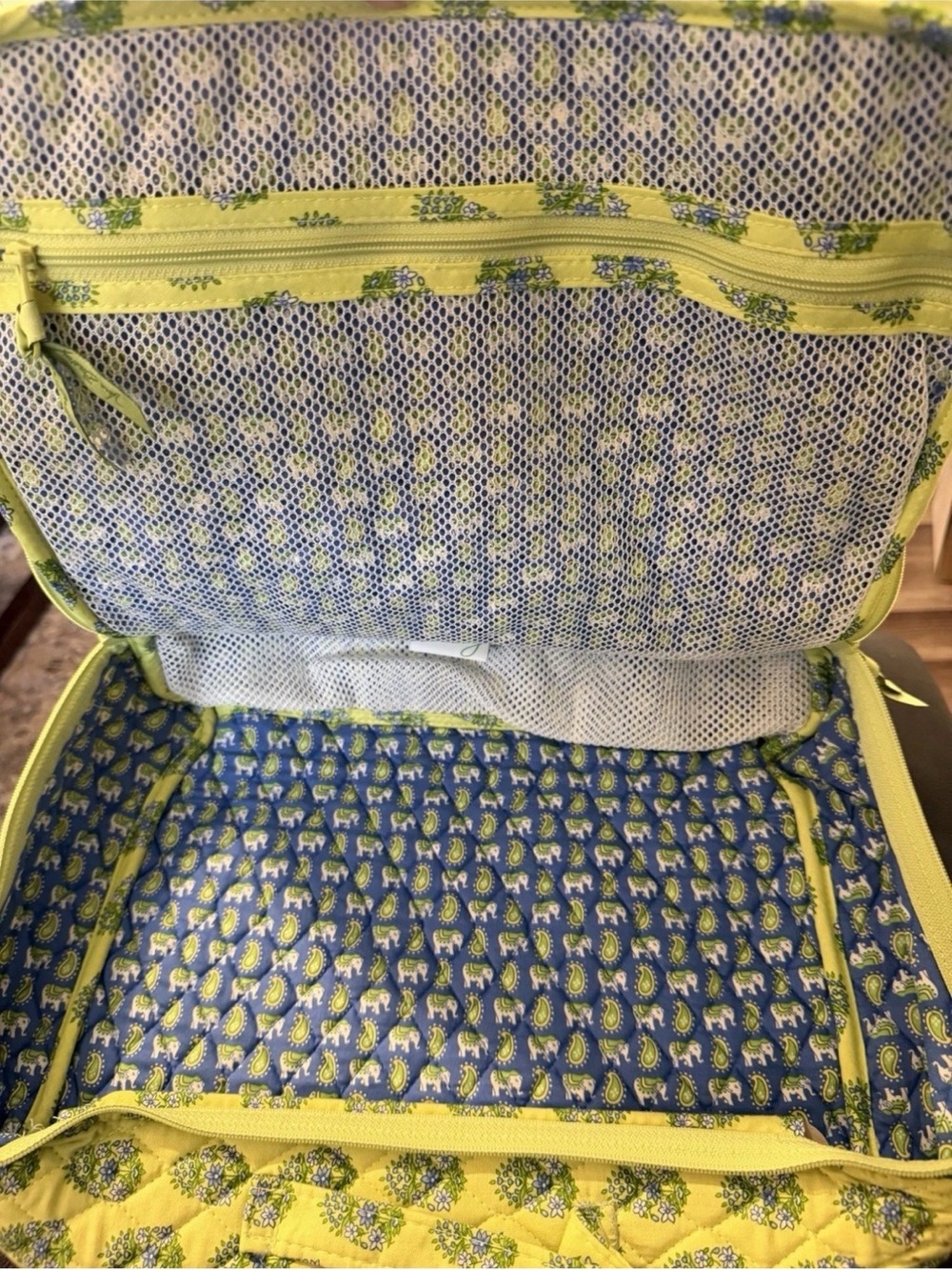 Vera Bradley Accessories Bag Quilted Lime Green Floral Travel Tote - Picture 6 of 7